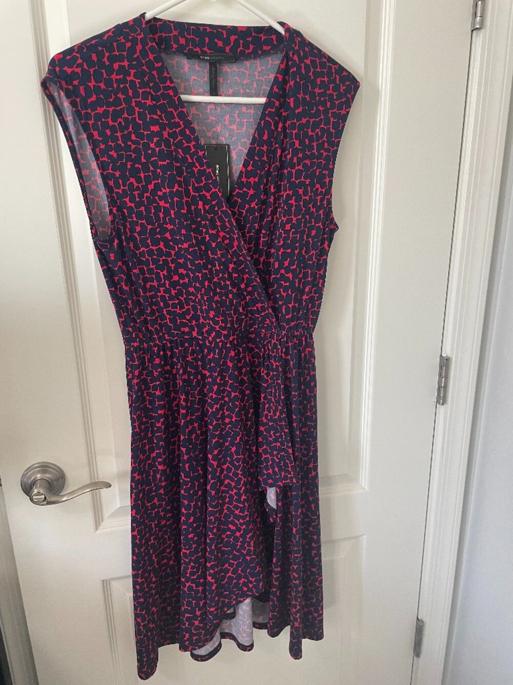 BCBGMAXAZRIA Women’s Navy Red Geometric Wrap Dress – V‑Neck – NWT Size small